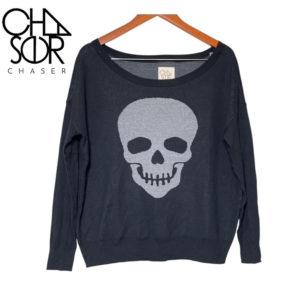 Chaser Rocker Skull Pullover In Black Swoop Neck - Small